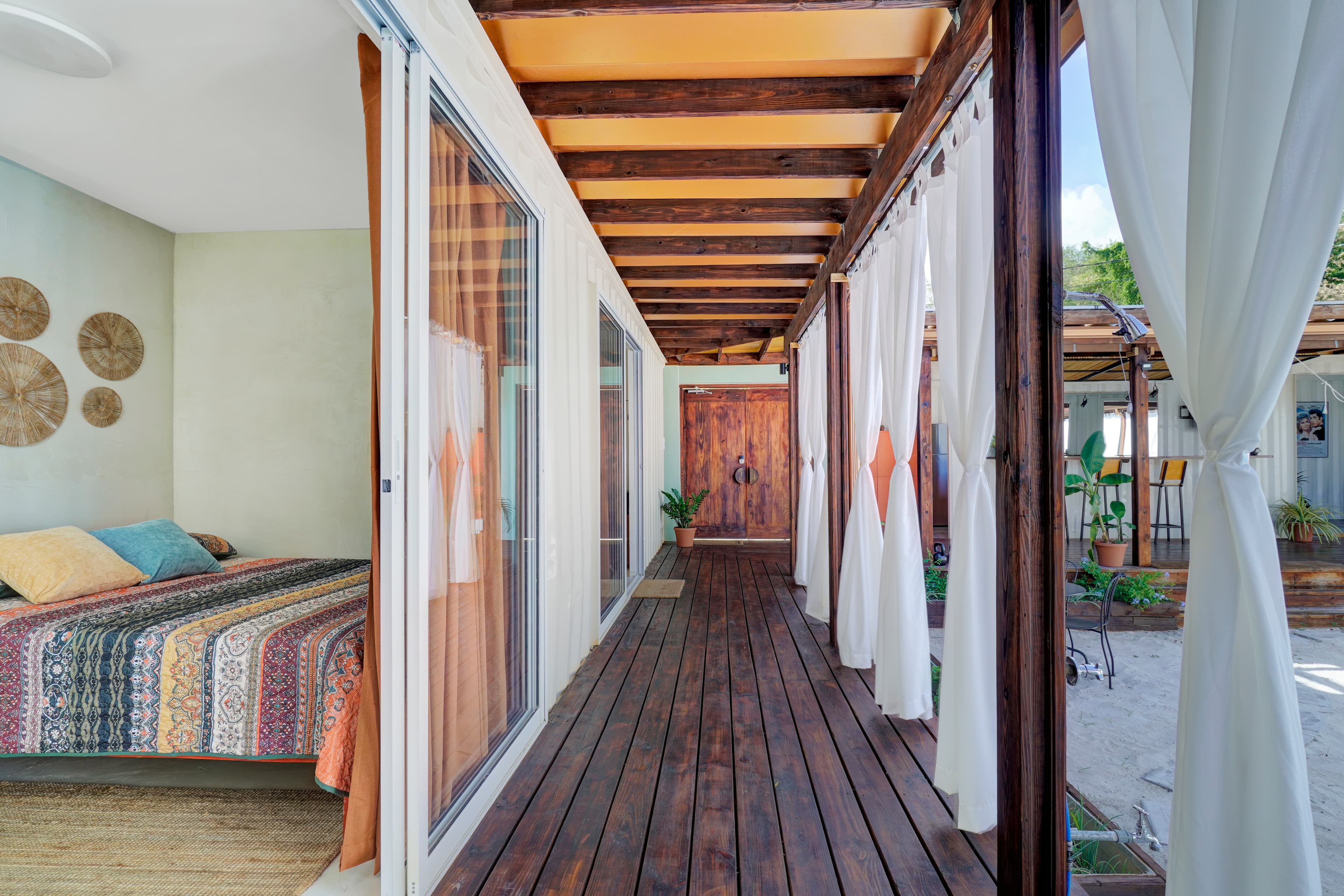 Indoor-outdoor, your choice